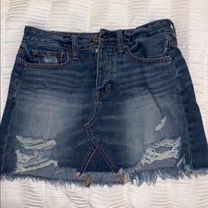 Like new cute American eagle jean skirt